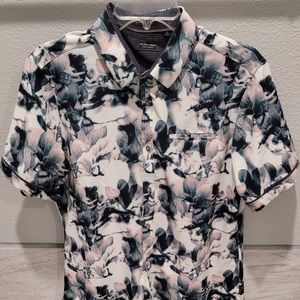 7 Diamonds Sunset Floral Trim Fit Sport Shirt Size Medium.
